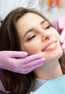 woman visiting cosmetic dentist 